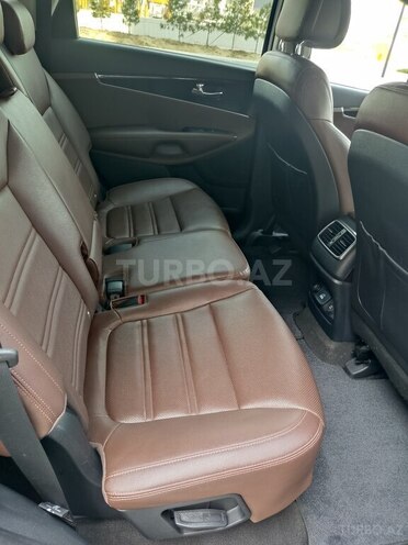 Kia Sorento-9