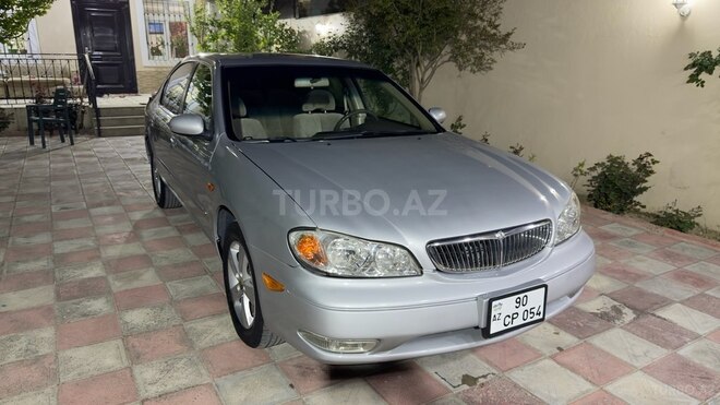 Nissan Maxima-1