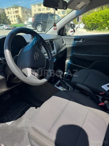 Hyundai Accent 2018, 40,000 km - 1.6 l - Bakı