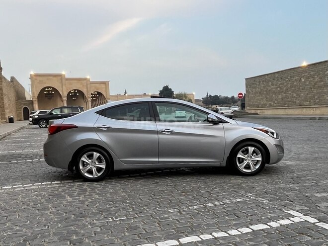 Hyundai Elantra 2015, 102,011 km - 1.8 l - Bakı