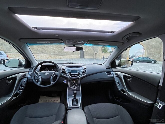 Hyundai Elantra 2015, 102,011 km - 1.8 l - Bakı