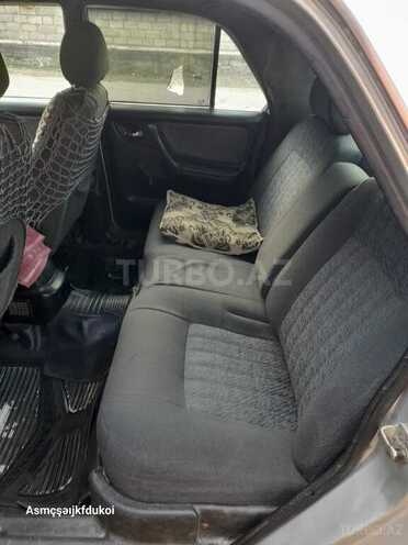 GAZ 31105 2004, 300,000 km - 2.3 l - Quba