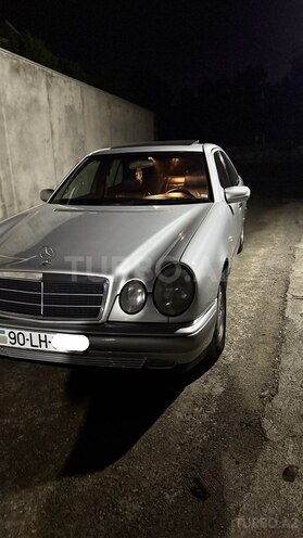 Mercedes E 200 1998, 100,000 km - 2.0 l - Sumqayıt