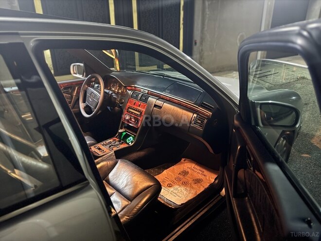 Mercedes E 200 1998, 100,000 km - 2.0 l - Sumqayıt