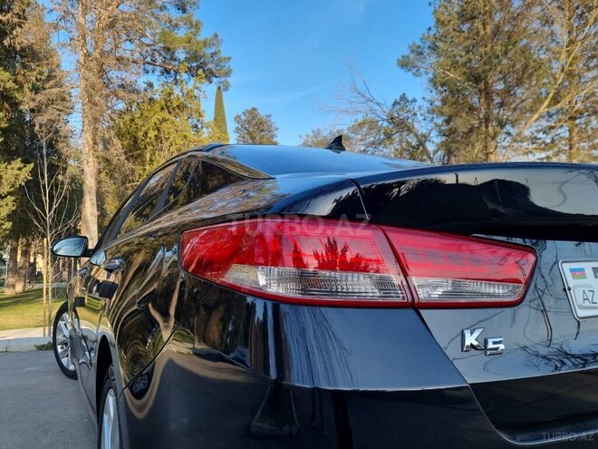 Kia K5-4