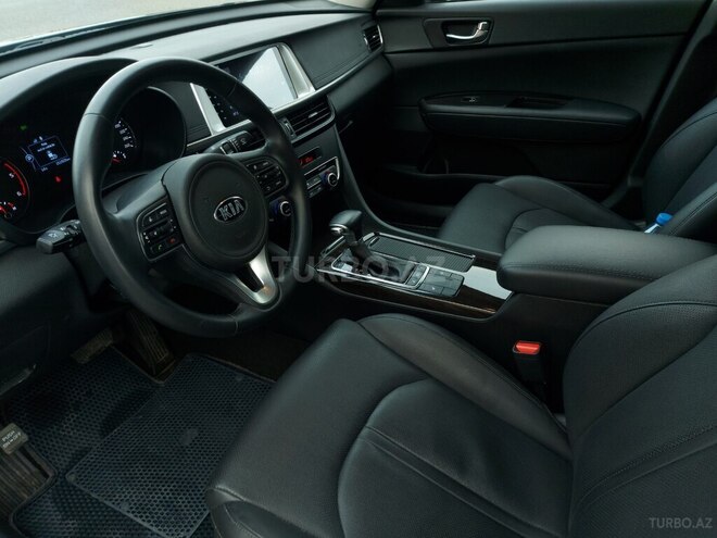 Kia K5-21
