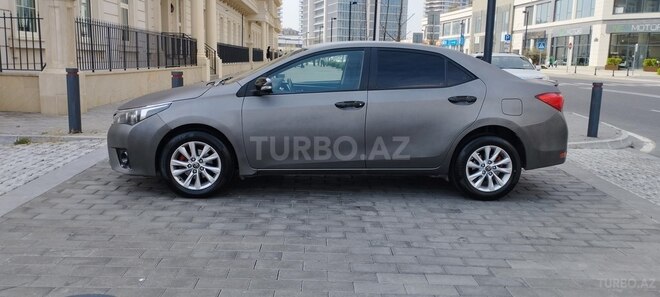 Toyota Corolla 2013, 200,900 km - 1.6 l - Bakı