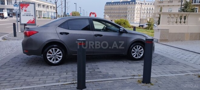 Toyota Corolla 2013, 200,900 km - 1.6 l - Bakı