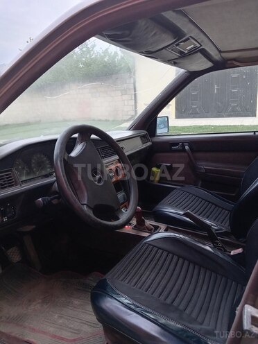 Mercedes 190 1992, 420,000 km - 2.3 l - Quba