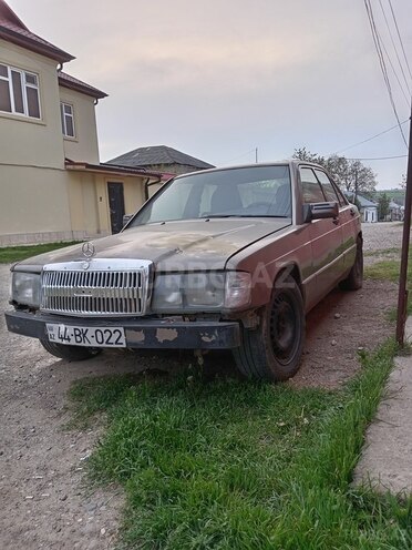 Mercedes 190 1992, 420,000 km - 2.3 l - Quba