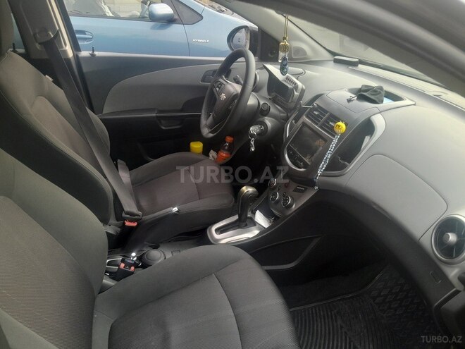 Chevrolet Aveo-5