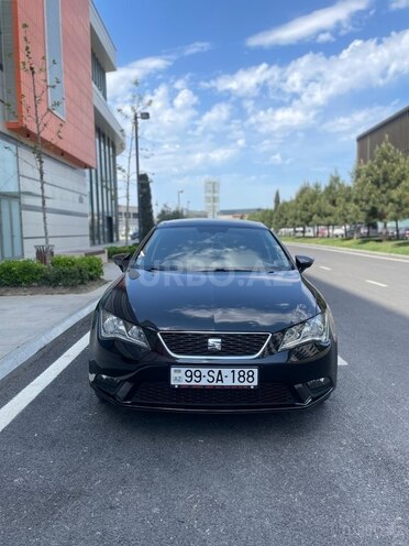 SEAT Leon-1