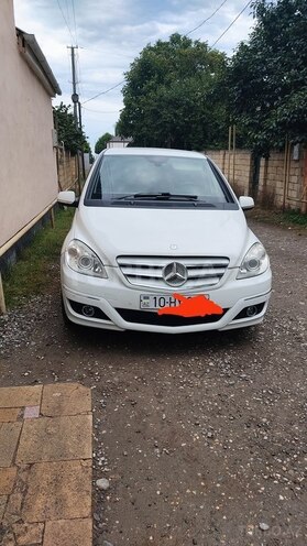 Mercedes B 170 2009, 205,605 km - 1.7 л - Qusar