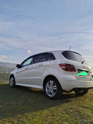 Mercedes B 170 2009, 205,605 km - 1.7 л - Qusar
