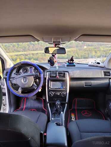 Mercedes B 170 2009, 205,605 km - 1.7 л - Qusar