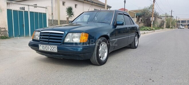 Mercedes E 220 1995, 300,000 km - 2.2 l - Bakı