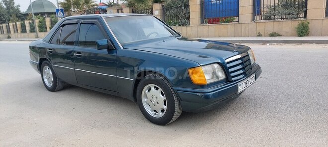 Mercedes E 220 1995, 300,000 km - 2.2 l - Bakı