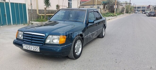 Mercedes E 220 1995, 300,000 km - 2.2 l - Bakı
