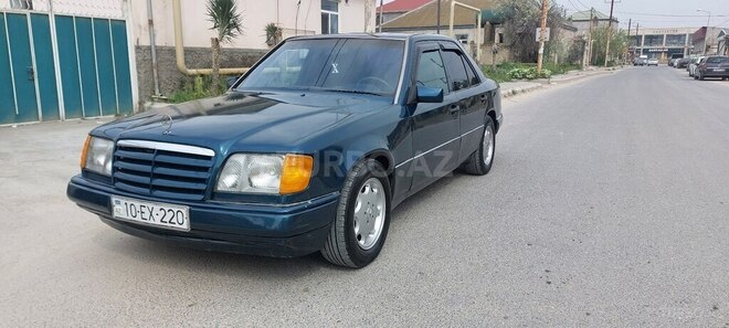 Mercedes E 220 1995, 300,000 km - 2.2 l - Bakı