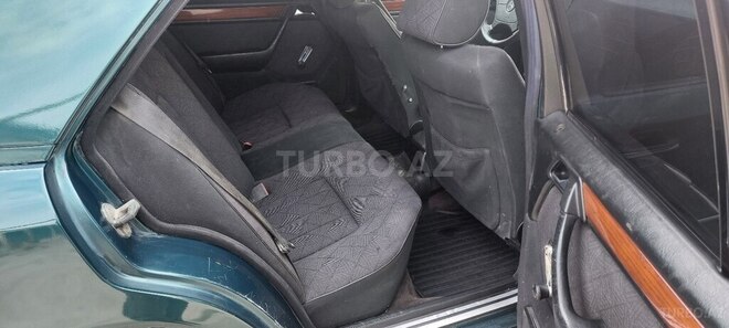Mercedes E 220 1995, 300,000 km - 2.2 l - Bakı