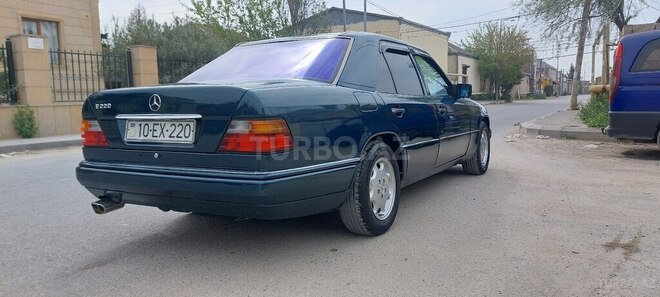 Mercedes E 220 1995, 300,000 km - 2.2 l - Bakı