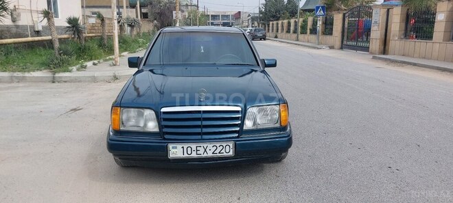 Mercedes E 220 1995, 300,000 km - 2.2 l - Bakı