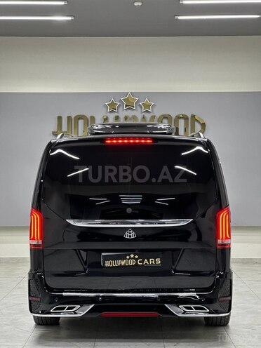 Mercedes V 220-9