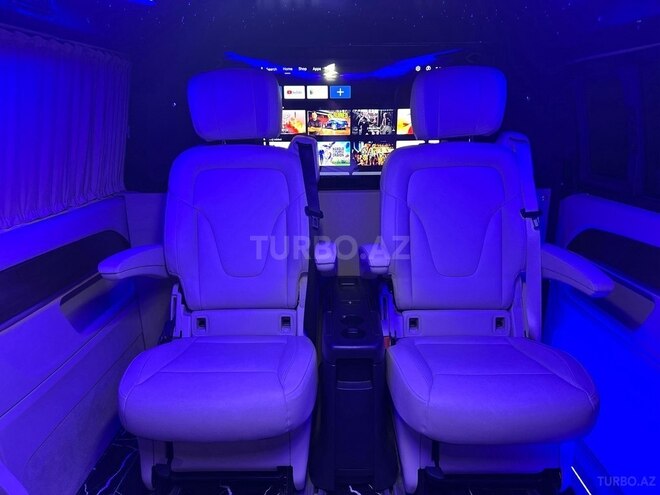 Mercedes V 220-11