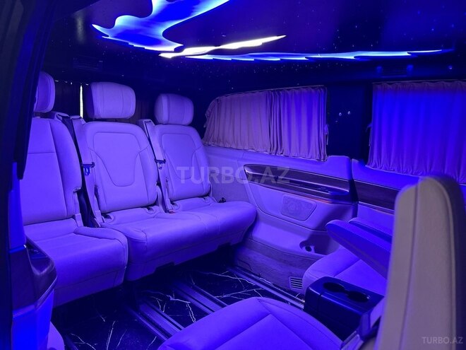 Mercedes V 220-14
