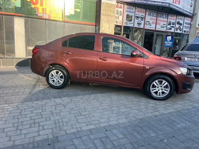 Chevrolet Aveo-13