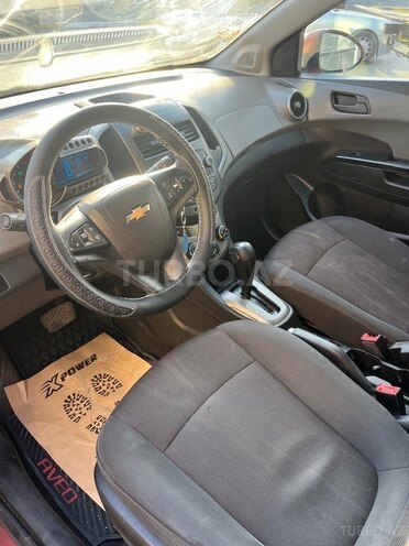 Chevrolet Aveo-16