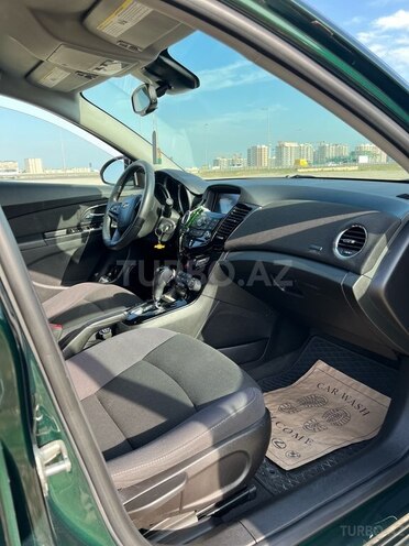 Chevrolet Cruze-12