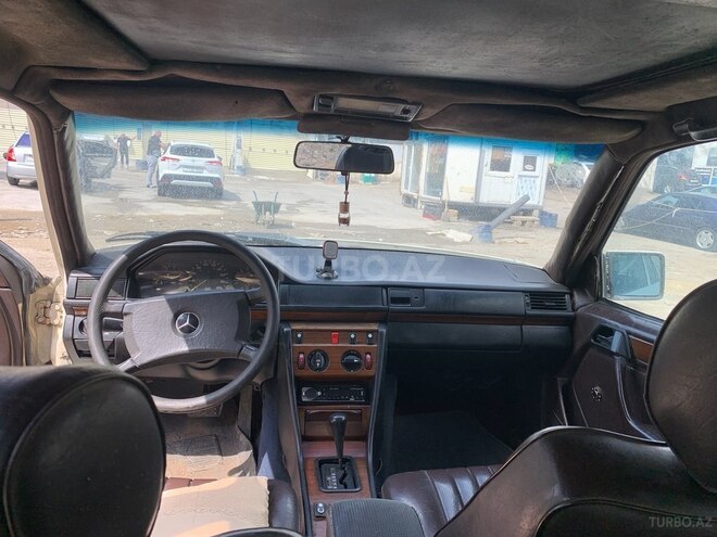 Mercedes E 250 1992, 670,000 km - 2.5 l - Bakı