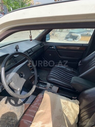 Mercedes E 250 1992, 670,000 km - 2.5 l - Bakı