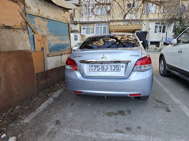 Mitsubishi Attrage 2016, 211,646 km - 1.2 l - Bakı