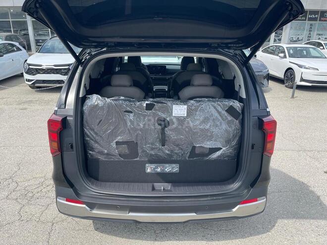 Kia Carnival-11