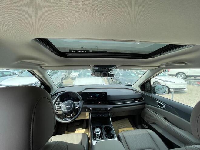 Kia Carnival-16