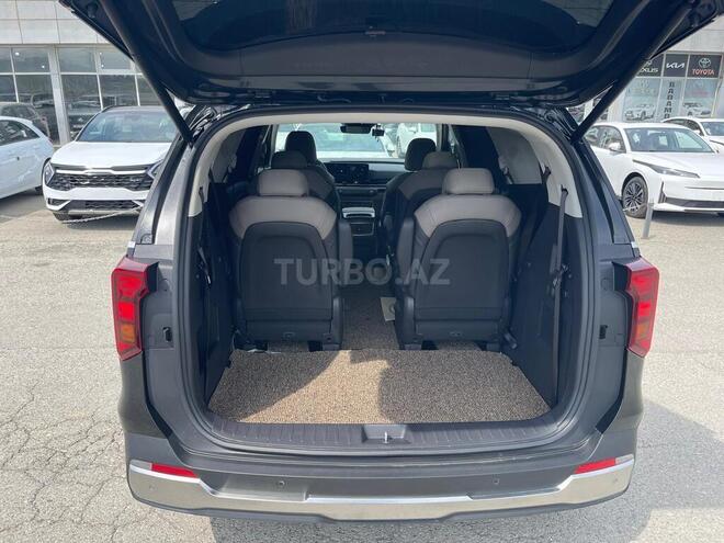 Kia Carnival-13