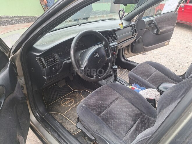 Opel Vectra 1996, 375,000 km - 2.0 l - Bakı