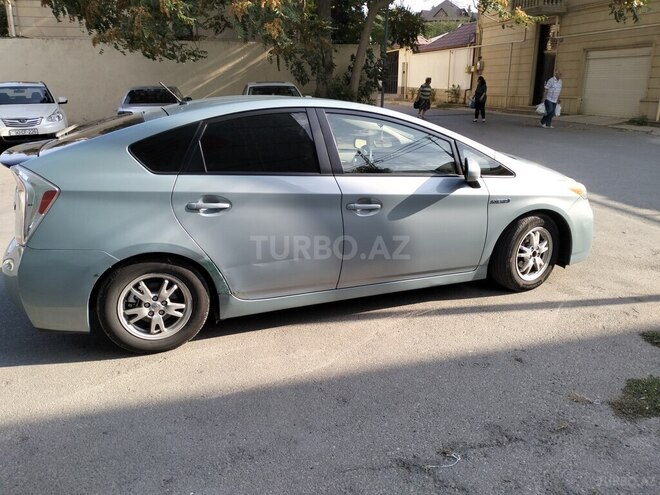 Toyota Prius 2015, 428,086 km - 1.8 л - Bakı