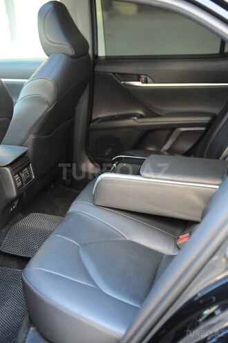Toyota Camry-18