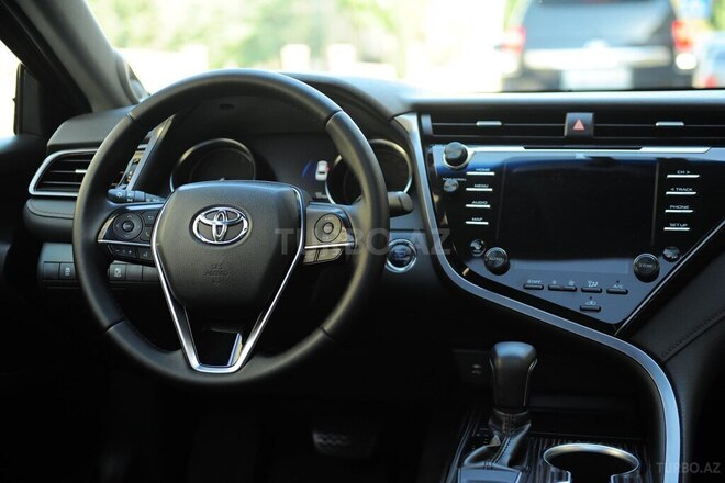 Toyota Camry-12