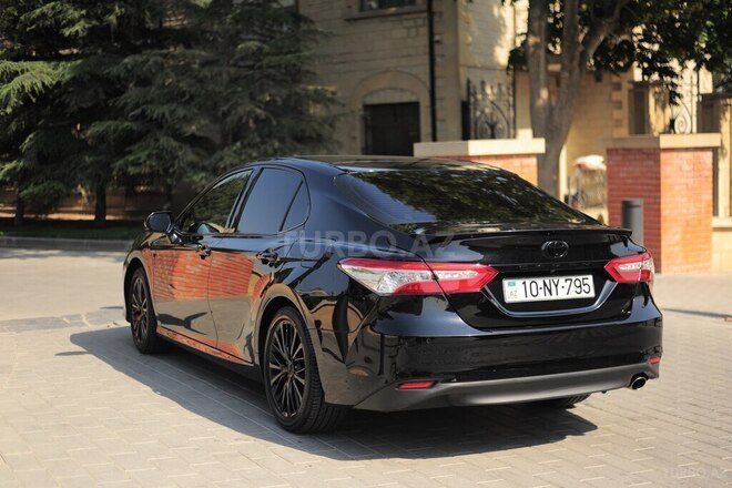 Toyota Camry-9