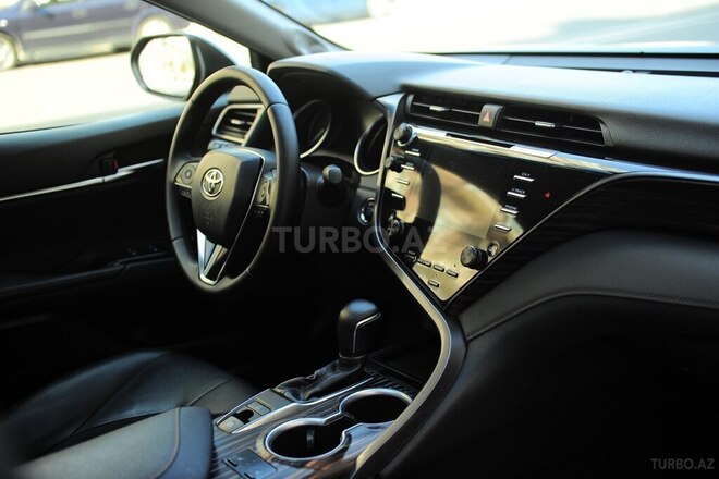 Toyota Camry-13