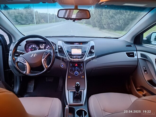 Hyundai Elantra 2015, 101,800 km - 1.8 l - Bakı