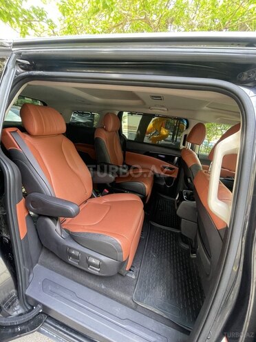 Kia Carnival-8