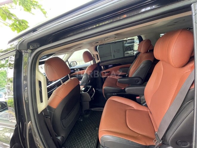 Kia Carnival-9