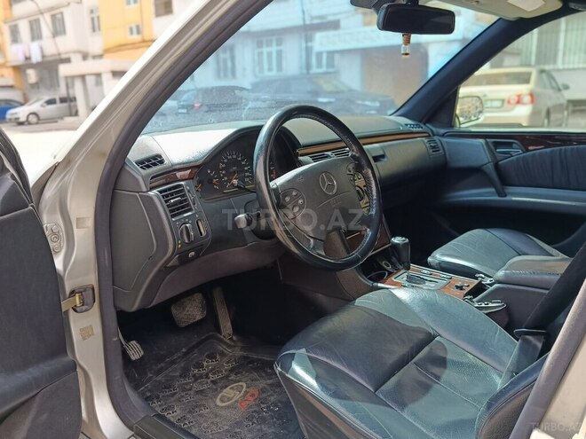 Mercedes E 300 d 1996, 300,000 km - 3.0 л - Bakı