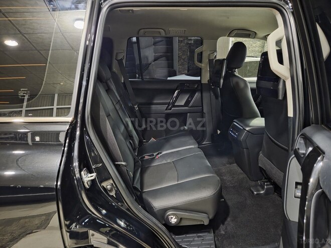 Toyota Land Cruiser Prado-12