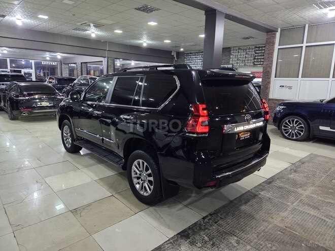 Toyota Land Cruiser Prado-5